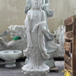 Tượng Quan Thế Âm Bồ Tát đá trắng tự nhiên 1.8M-2M