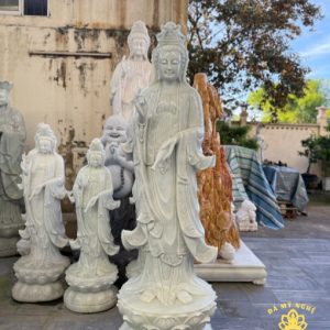 Tượng Quan Thế Âm Bồ Tát đá trắng tự nhiên 1.8M-2M