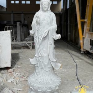 Tượng Quan Thế Âm Bồ Tát đá trắng tự nhiên 1.8M-2M
